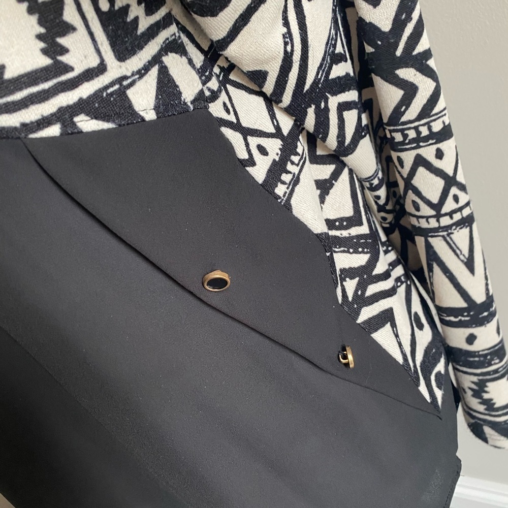 Miami Patterned Top Black/Cream Size M - Picture 5 of 7